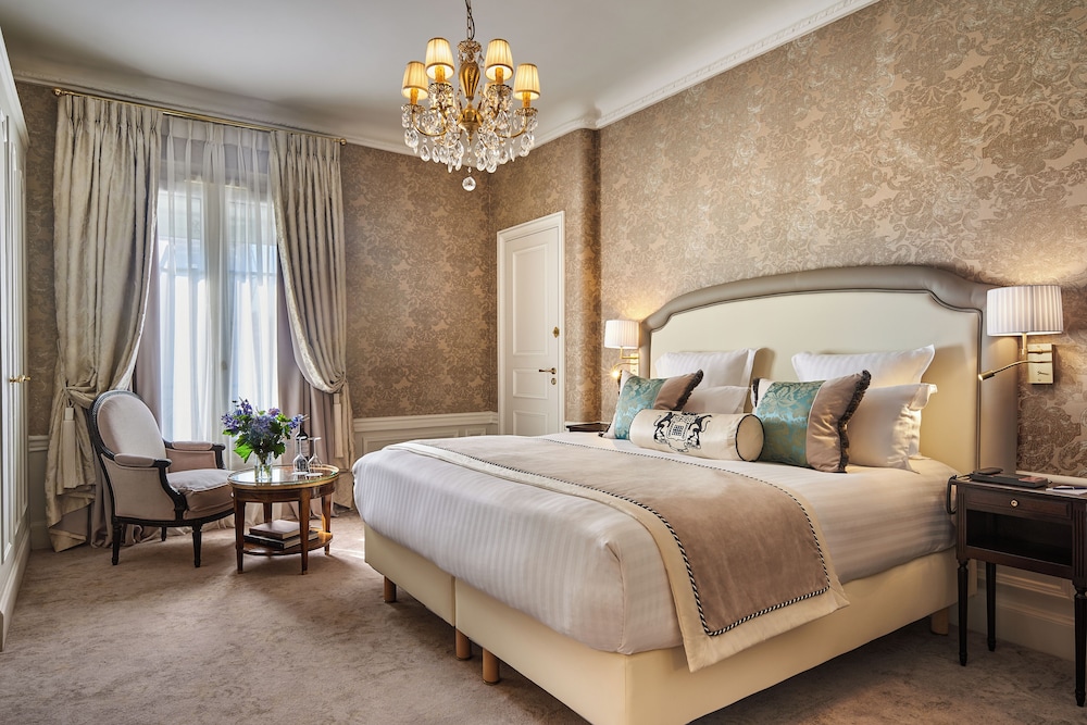 Executive, Double Bed, Peace Street View
