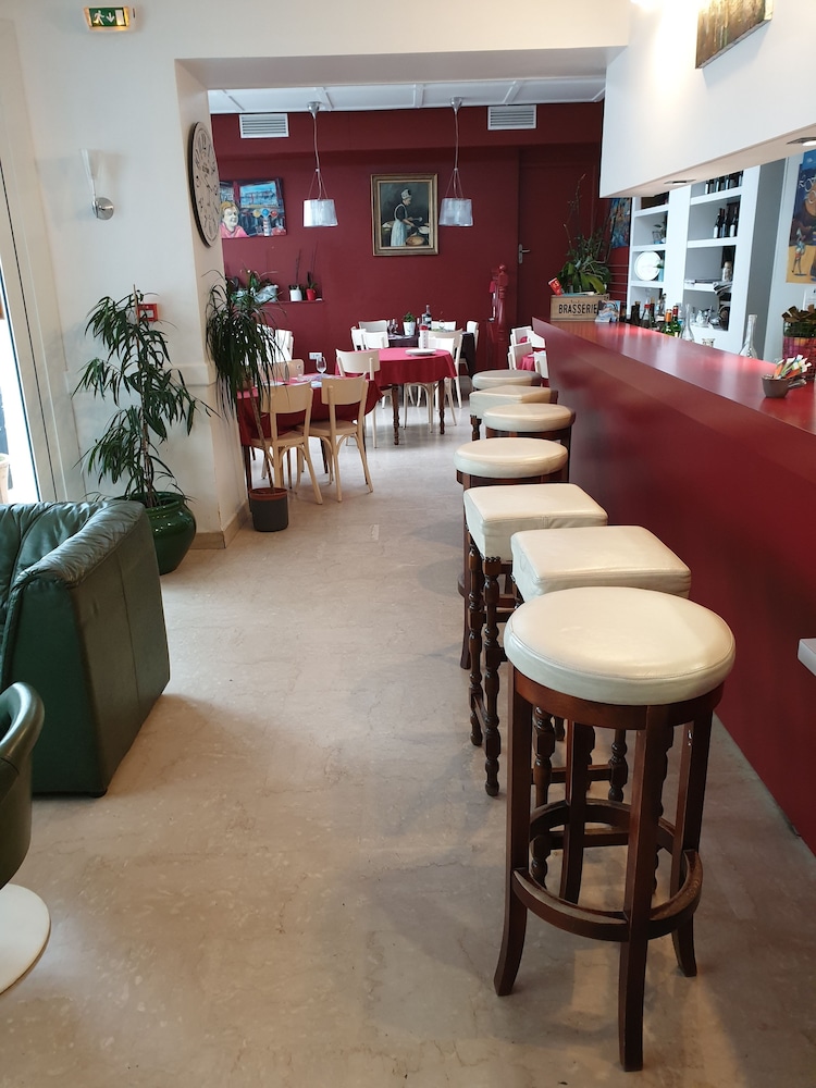 Hotel Restaurant Les Oceanides 25/36