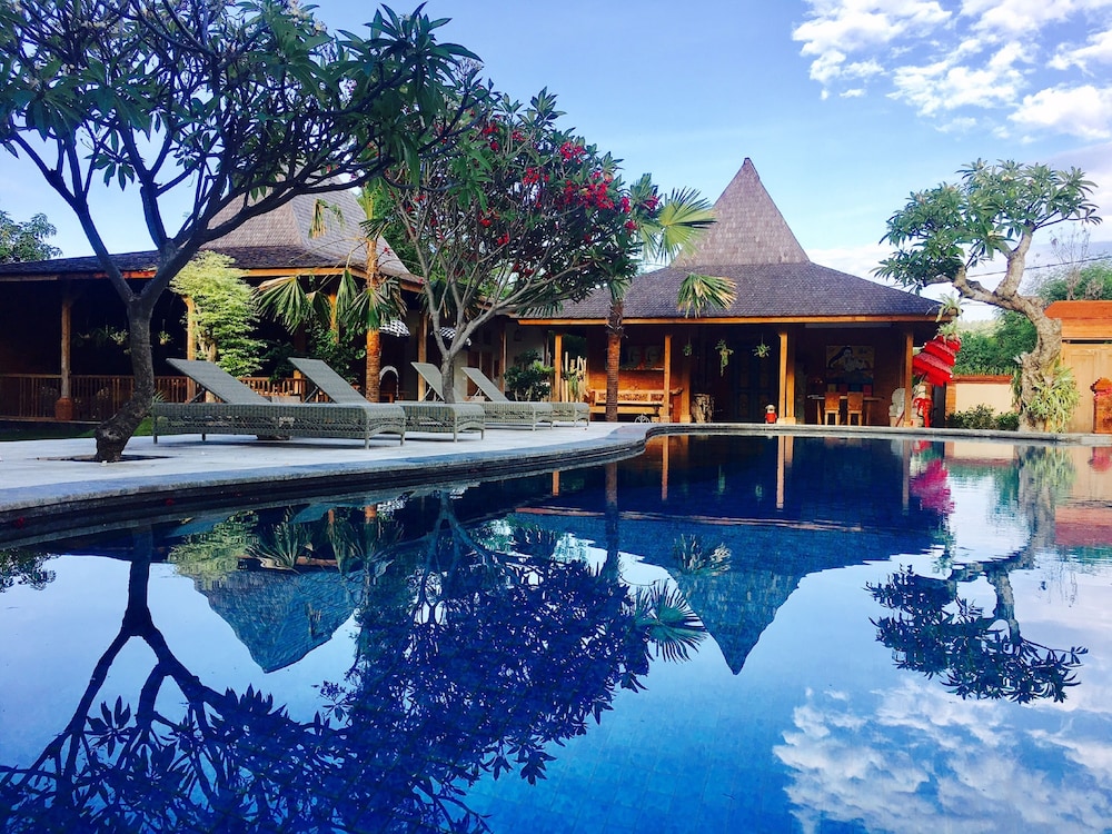 Sun Suko Boutique Retreat 6/69