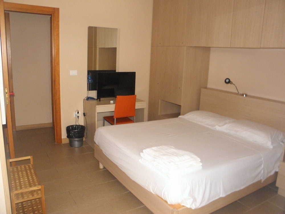 Blue Sky Hotel 8/48