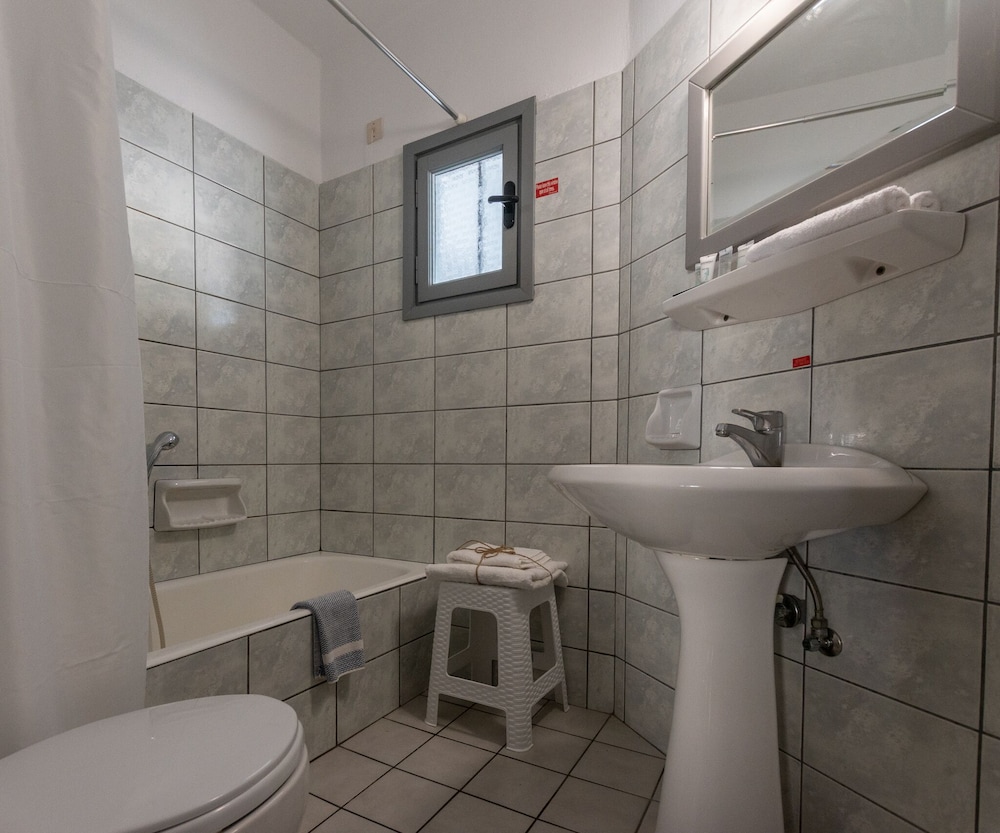 Dedalos Hotel 27/30