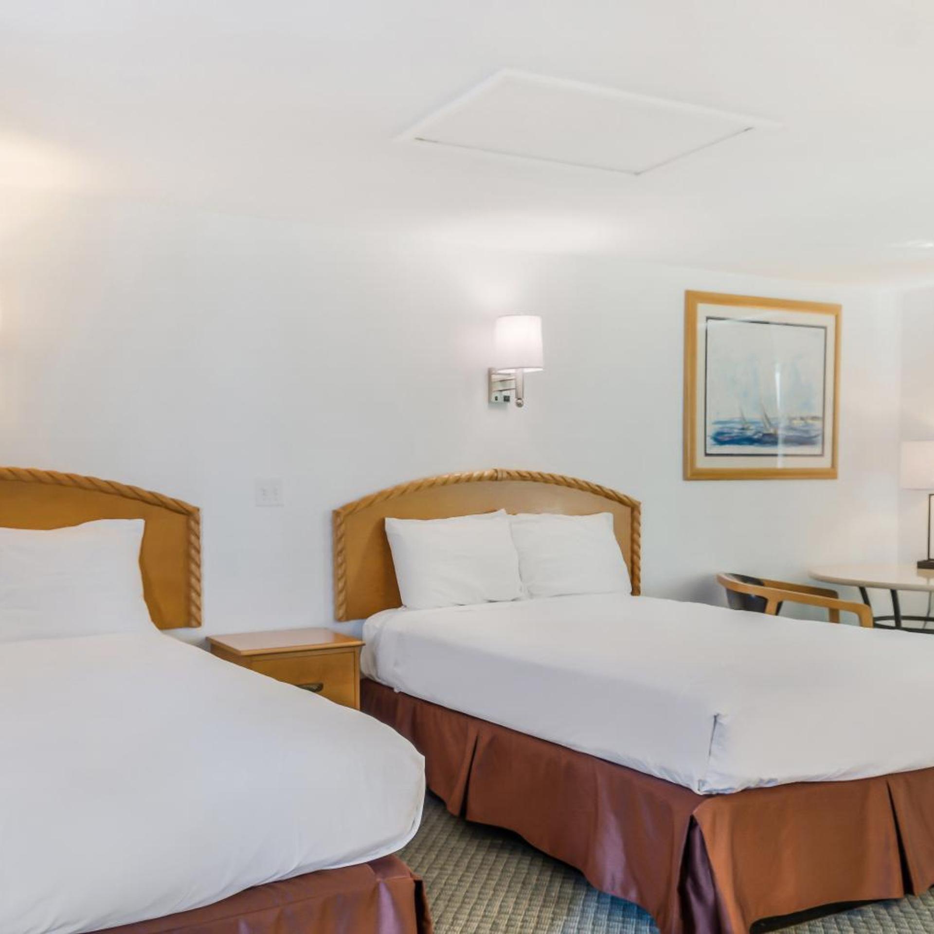 غرفة ديلوكس بسرير مزدوج، Americas Best Value Inn Suites Hyannis Cape Cod 5/9