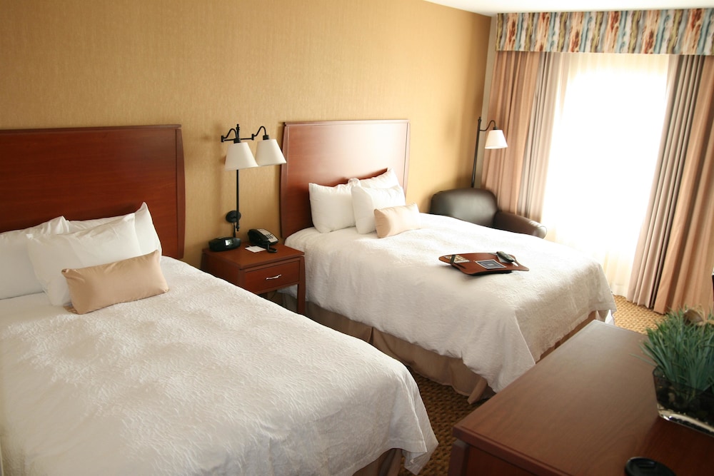 Hampton Inn & Suites Bakersfield North-Airport 27/62