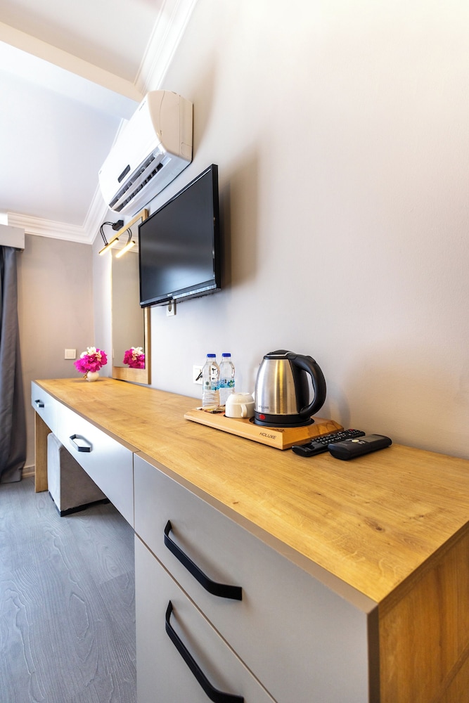 TURUNC LIFE HOTEL 24/48