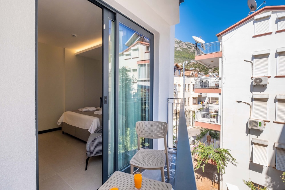 Seatown Hotel 30/50