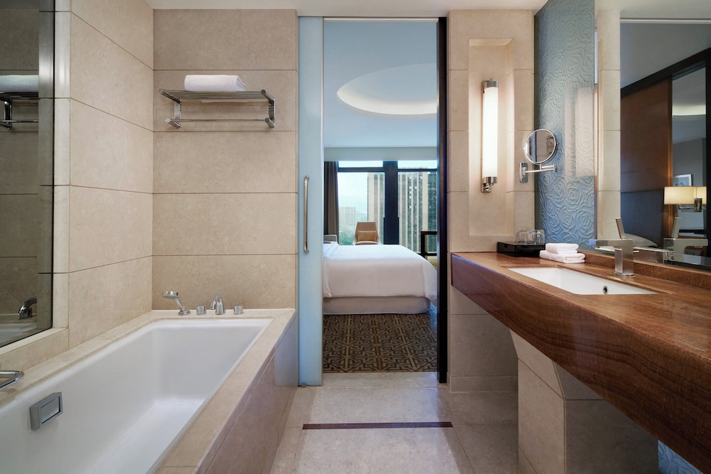 غرفة ديلوكس بسرير كينج بإطلالة على المدينة، Sheraton Jinan Hotel 7/7