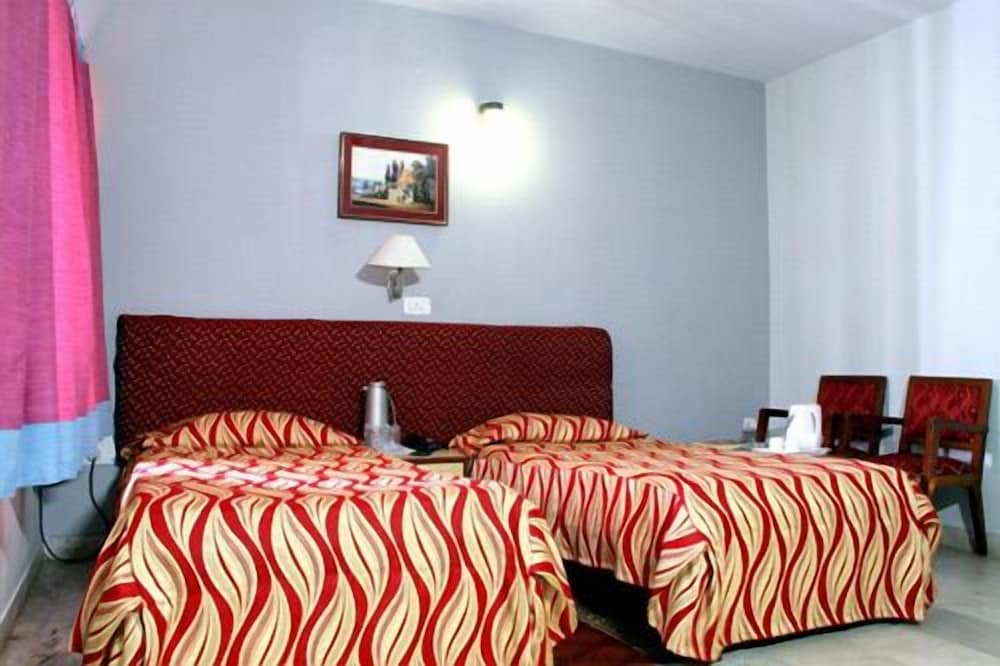 Pallavi International Hotel 10/25