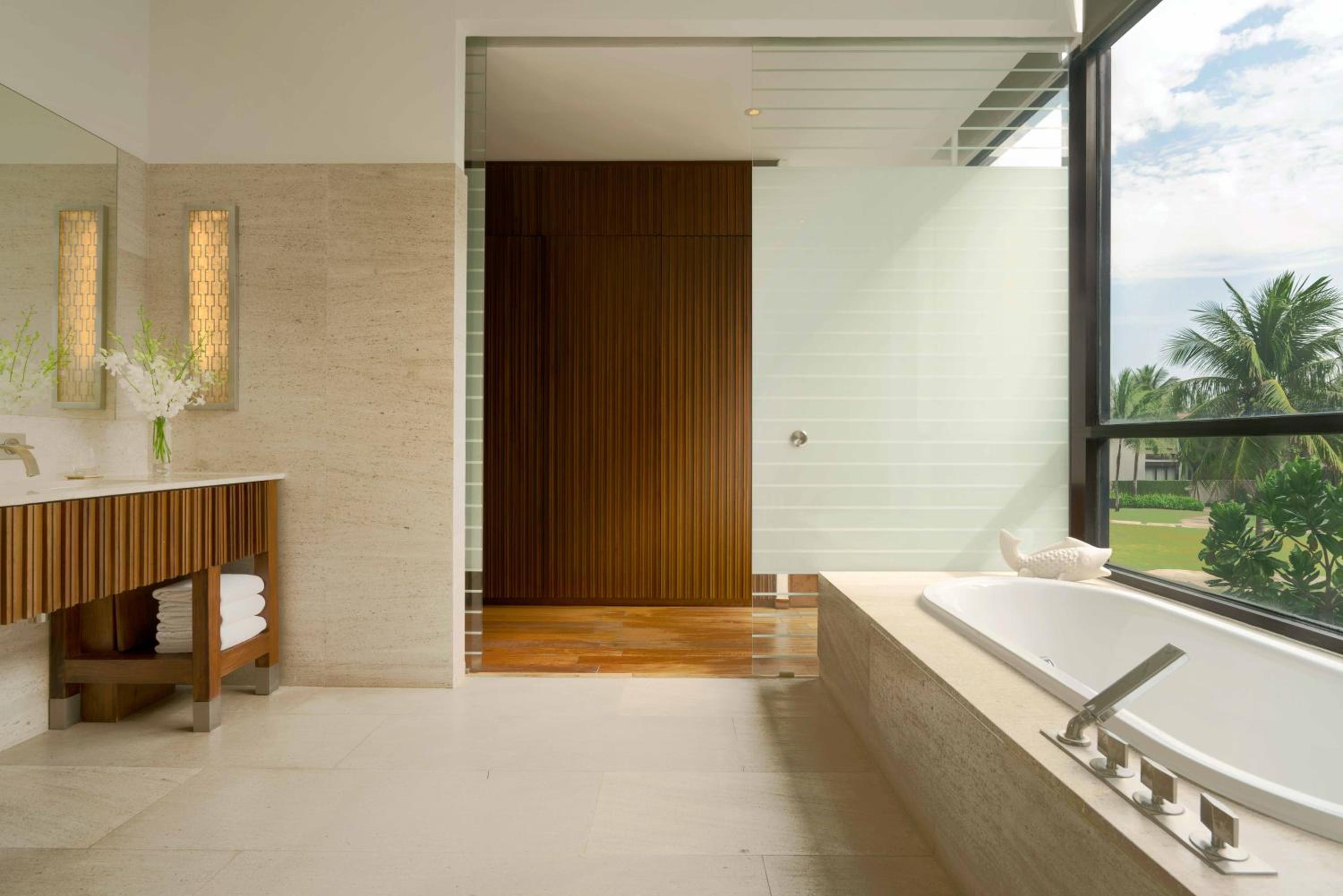 3 Bedrooms, Pool, Villa, Beach Front، Hyatt Regency Danang Resort And Spa 4/4