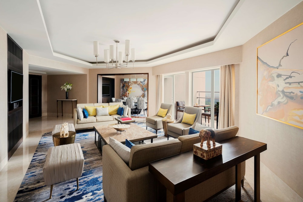 Shangri La Eros New Delhi Hotel 56/72