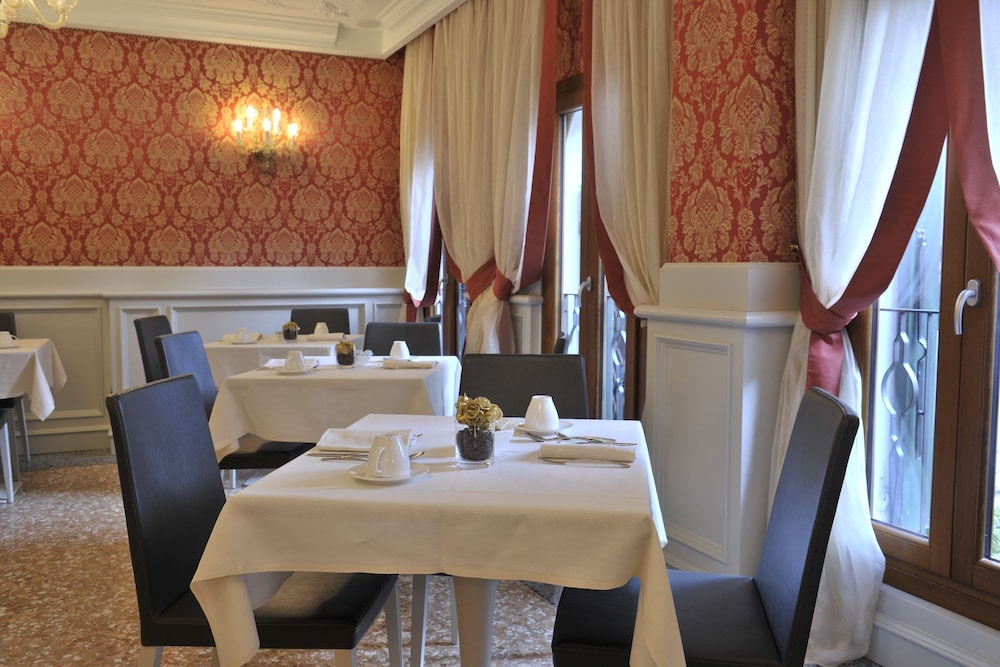 Al Theatro Palace 46/58