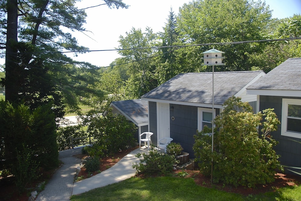Kittery Inn and Suites 36/38