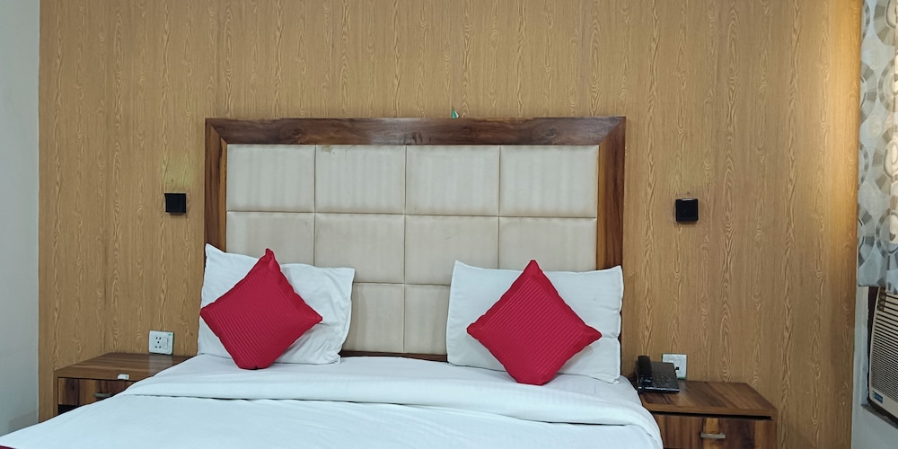 Hotel The RTS, New Delhi 26/50