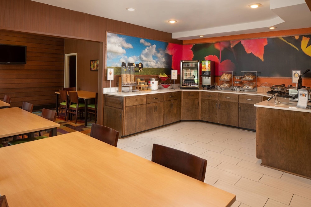 Fairfield Inn Suites Lafayette I 10 8/34