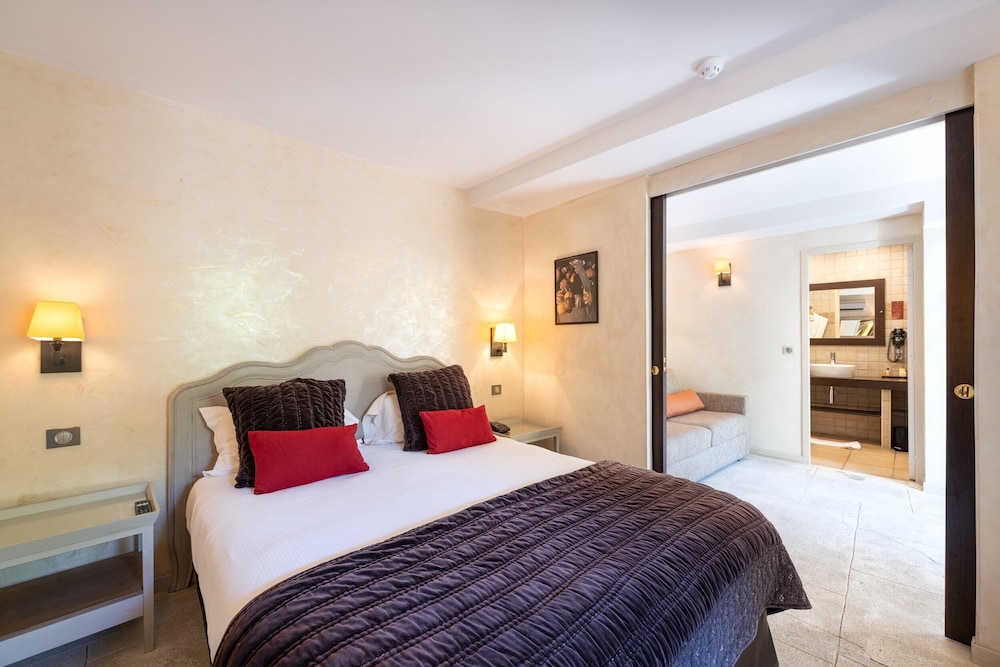 Hôtel De La Fossette 6/40