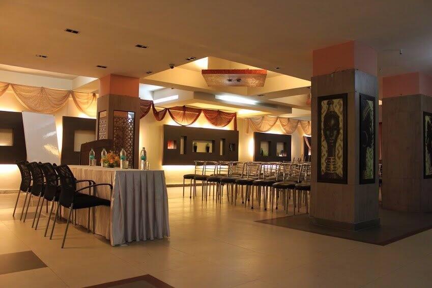 THE MAJESTIC HOTEL 20/21