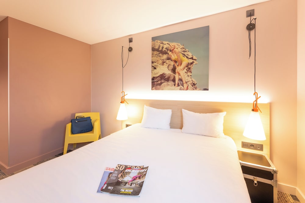 STANDARD, DOUBLE BED