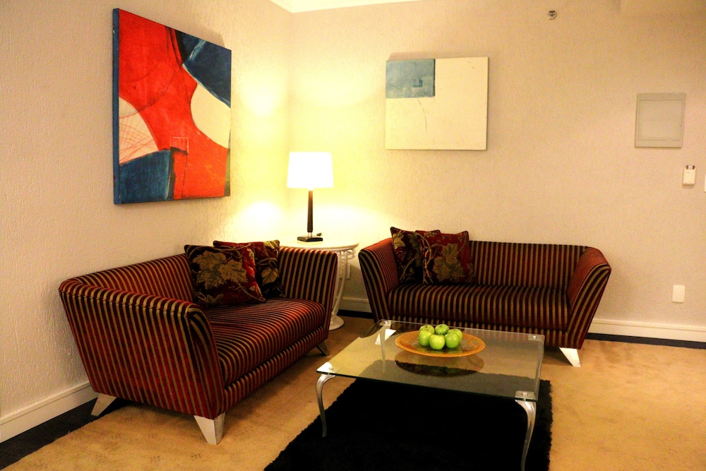 Bristol International Airport Hotel 33/50