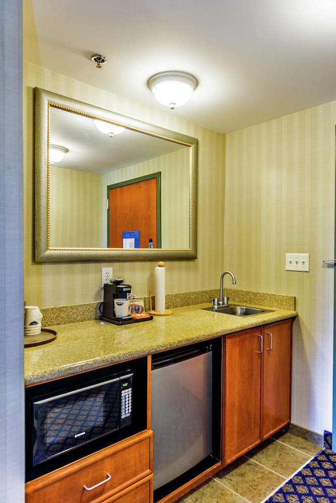 Hampton Inn And Suites Jamestown 7/37