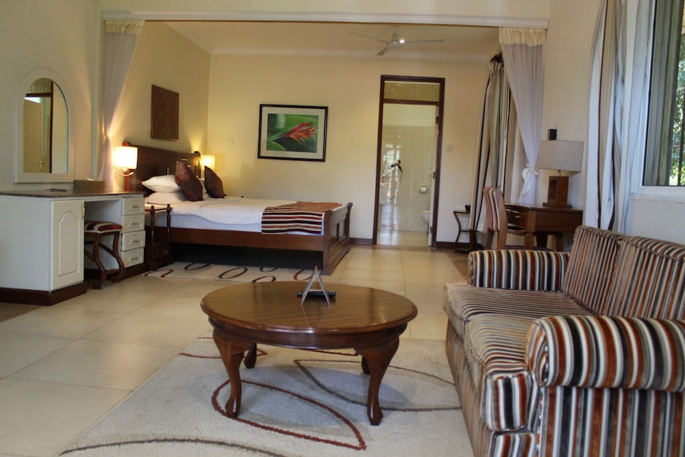 Sovereign Hotel 28/50