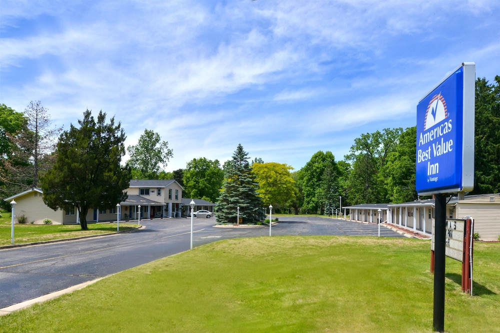 Americas Best Value Inn Jonesville/Hillsdale 3/37