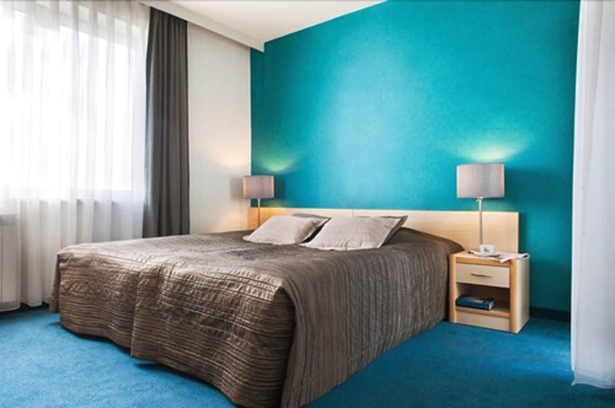 STANDARD, DOUBLE OR TWIN BED