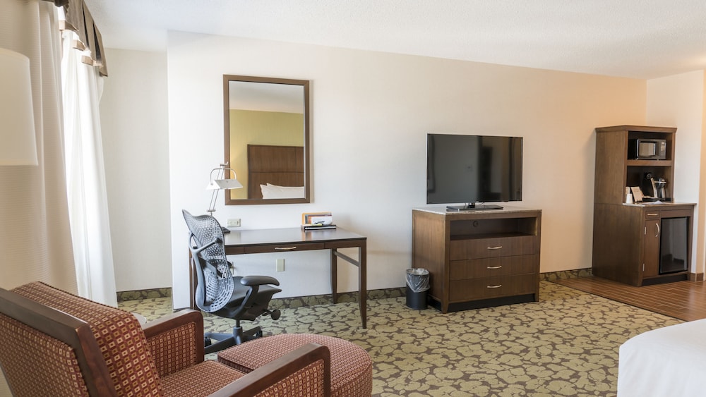 Hilton Garden Inn Plymouth, MI 38/42