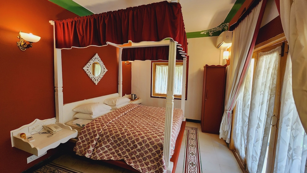 CASA ANJUNA 23/72