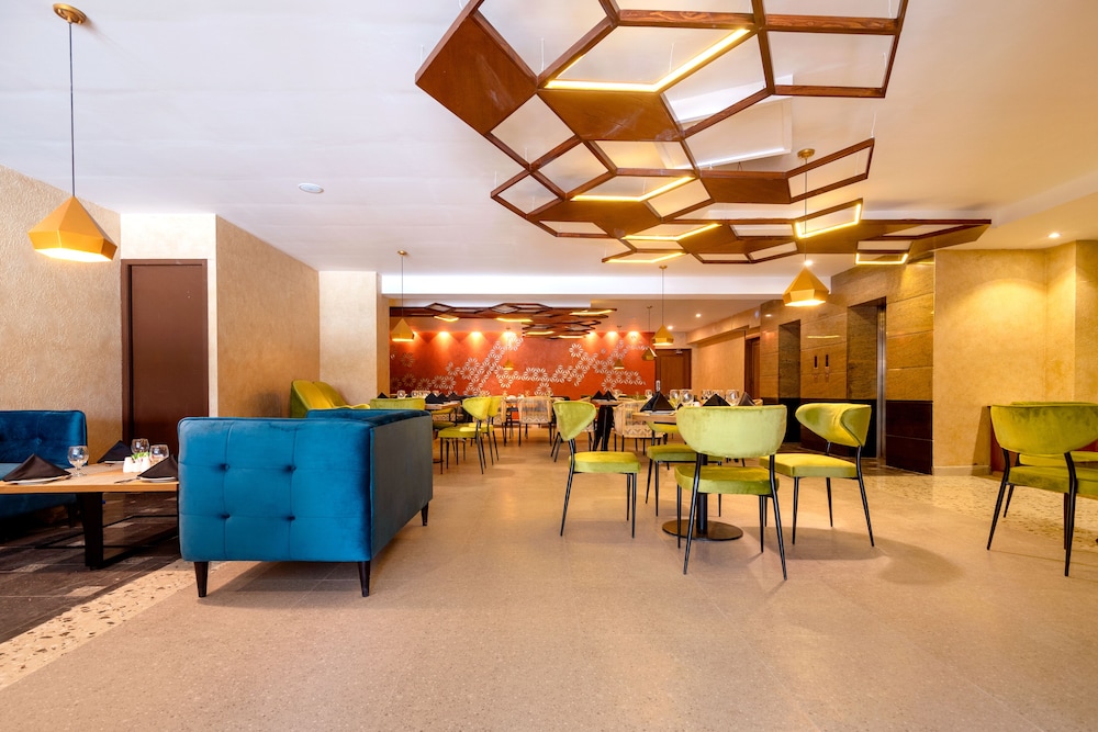 Hotel One Tower Gulberg 31/32