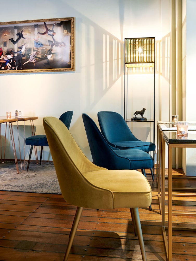 Townhouse Boutique Hotel 29/39