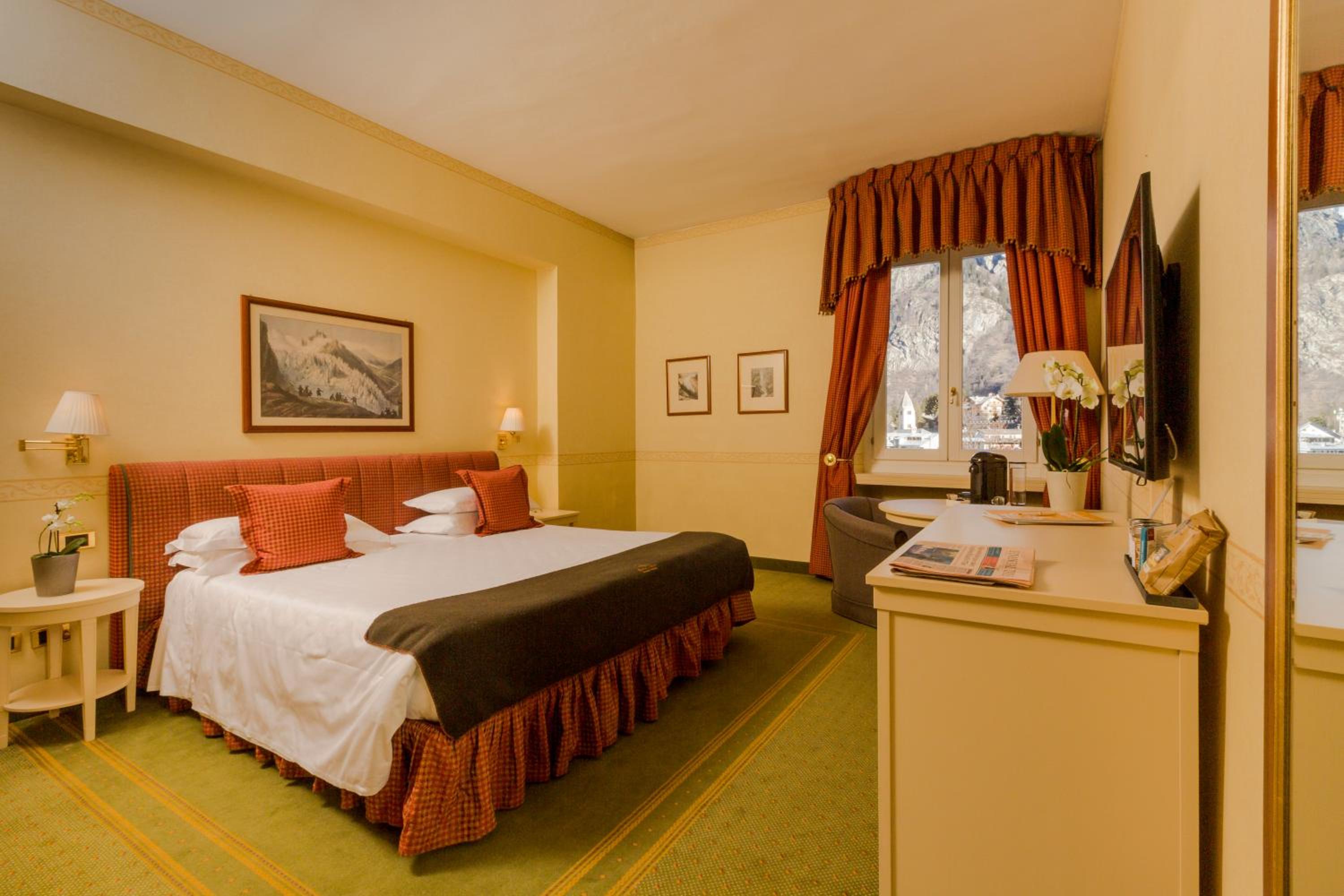 Deluxe, Double Bed