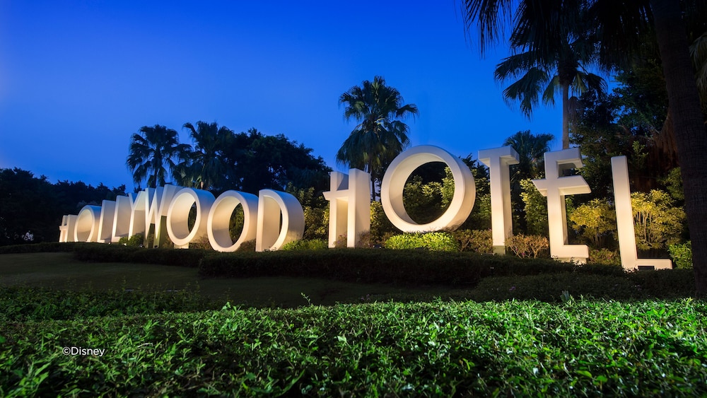 Disneys Hollywood Hotel 59/64