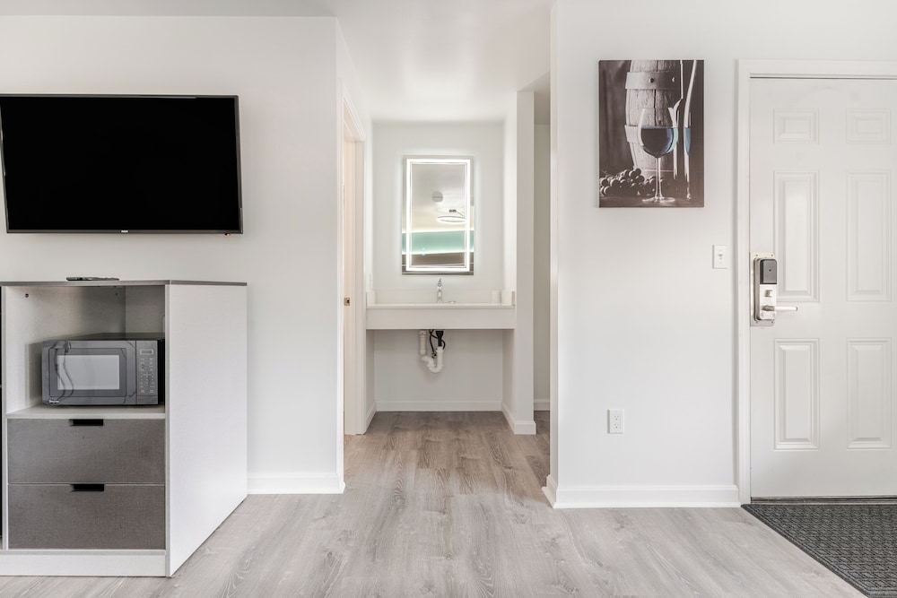 Budget Inn North Kingstown 14/29