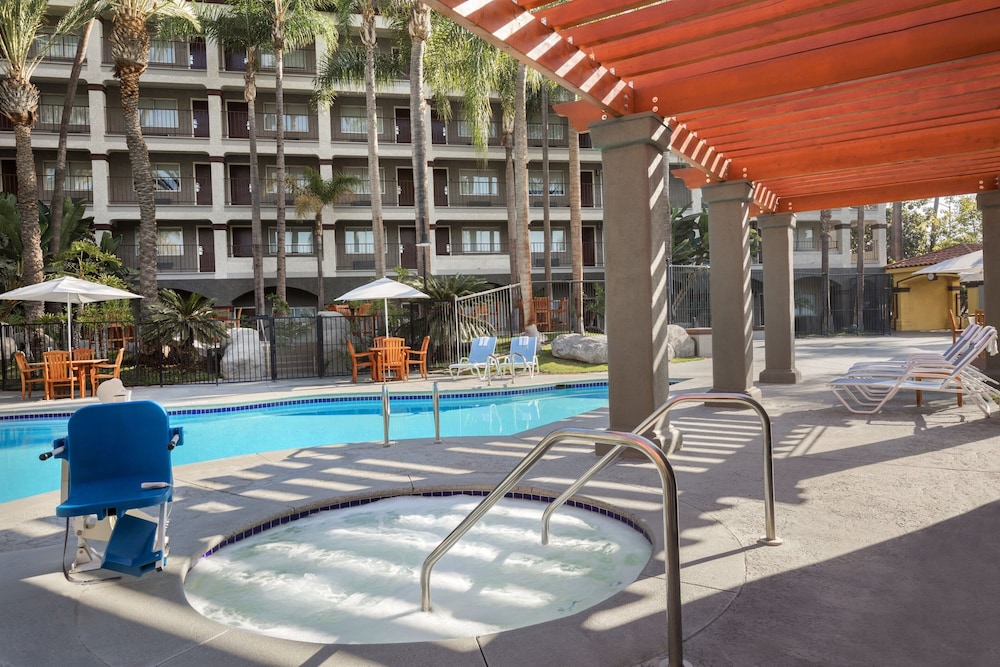 Four Points By Sheraton Anaheim in ANAHEIM - CA
