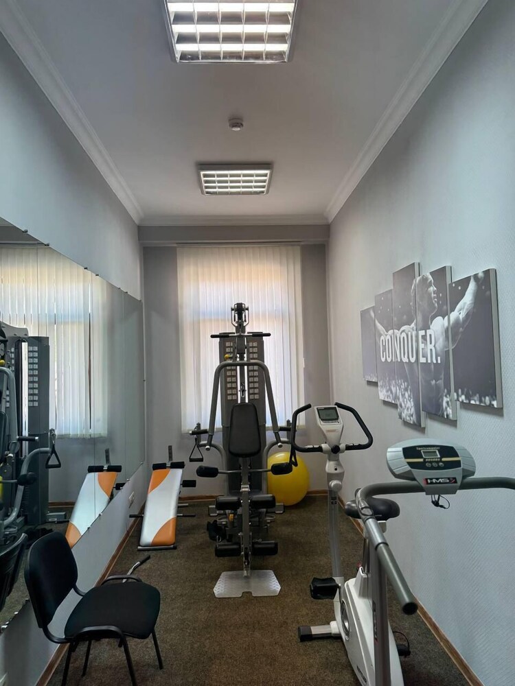 Regency Hotel 28/49