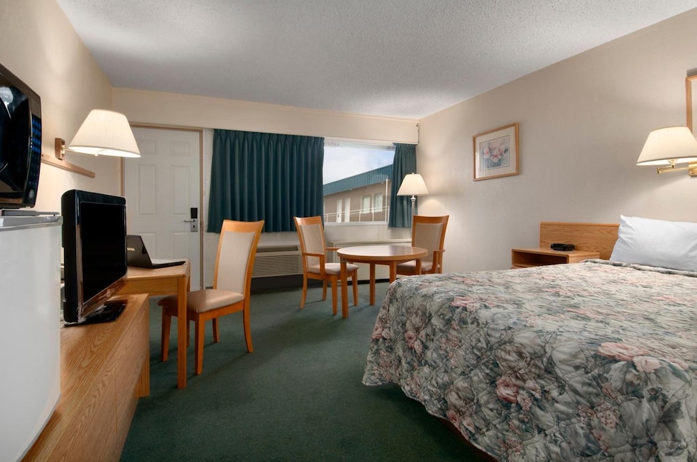 Swift Current Thriftlodge 15/61