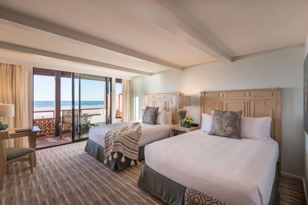 Deluxe, 2 Queen Beds, Beach Front, Ocean View
