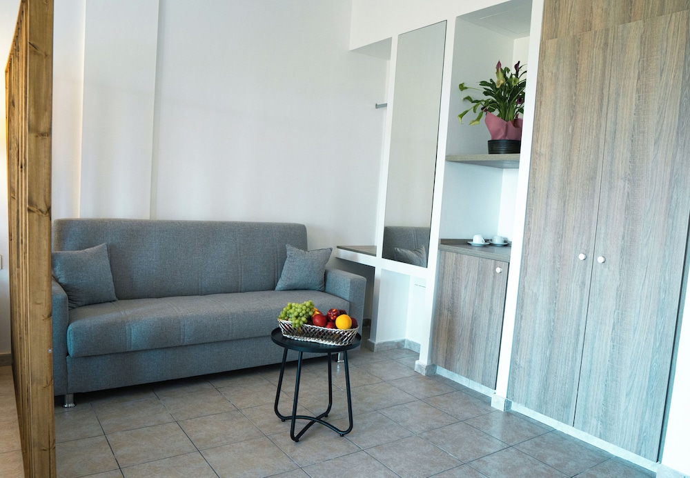 Akamanthea Holiday Village 36/50