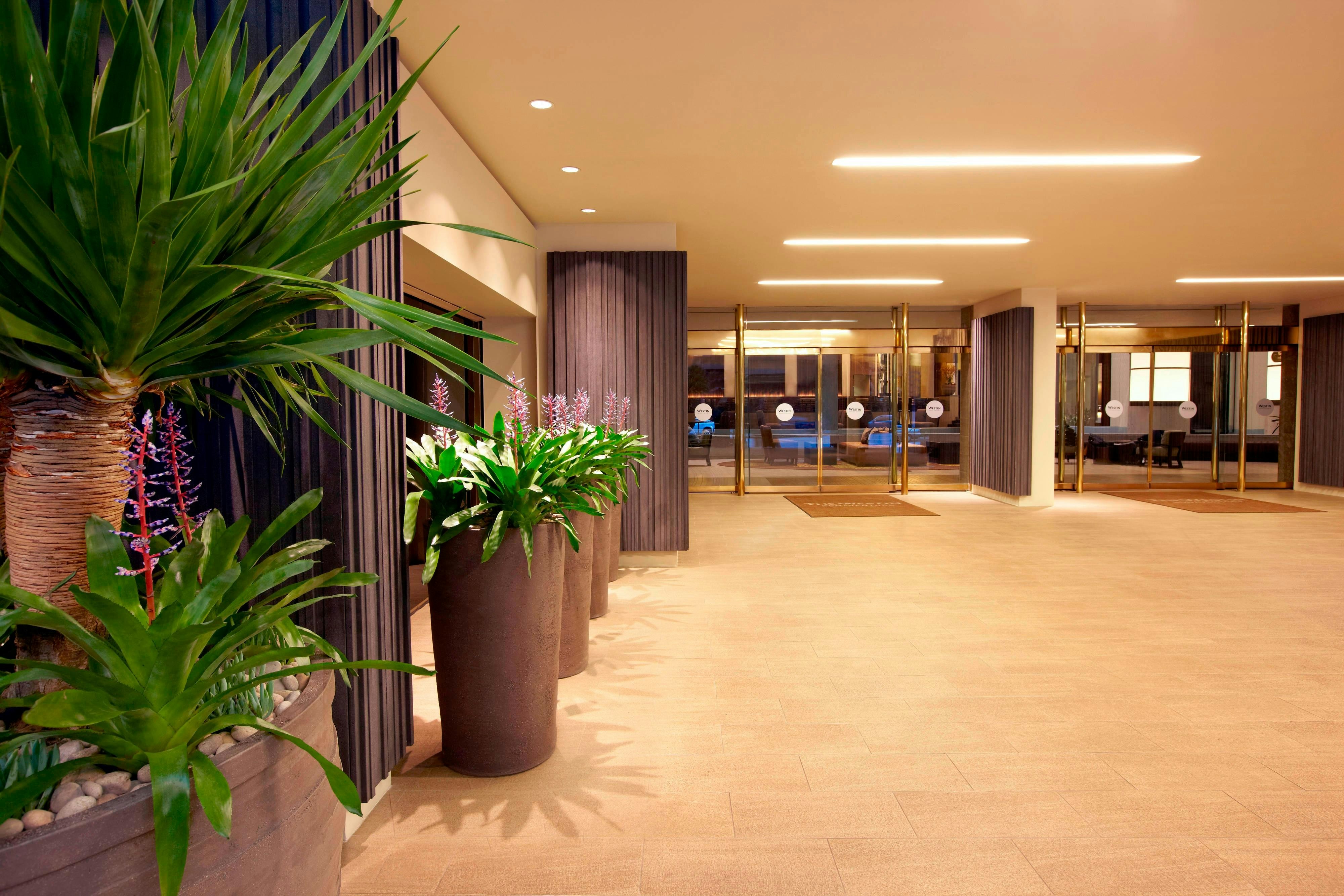Westin Bonaventure 14/50