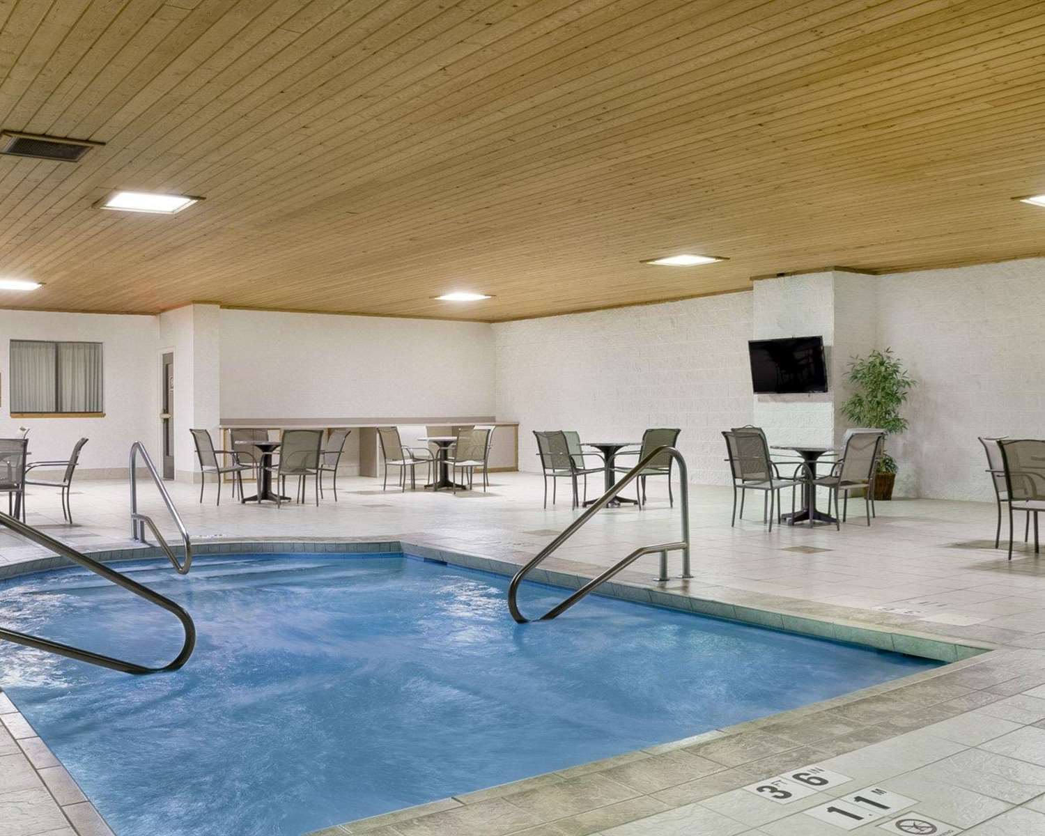 Quality Inn Bismarck I-94 3/13