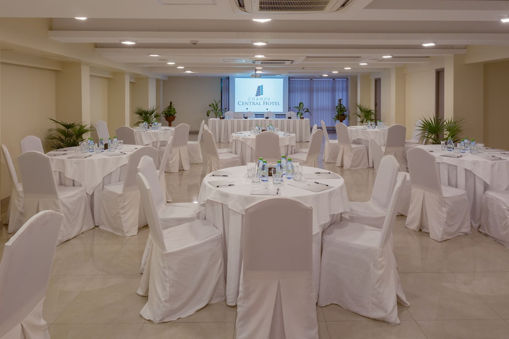 Champa Central Hotel 54/60