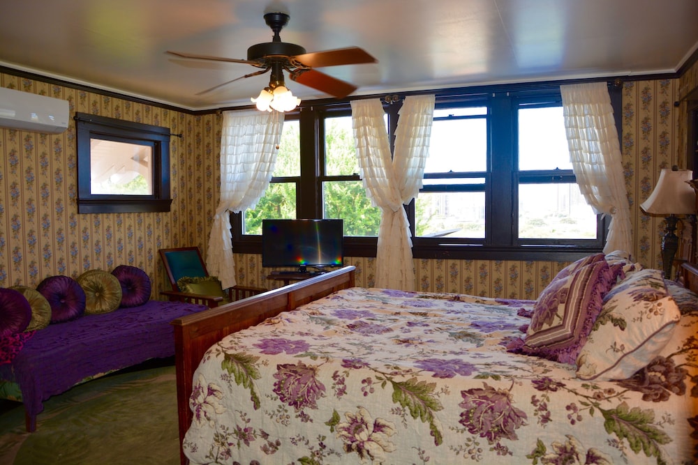 Manoa Valley Inn 21/60