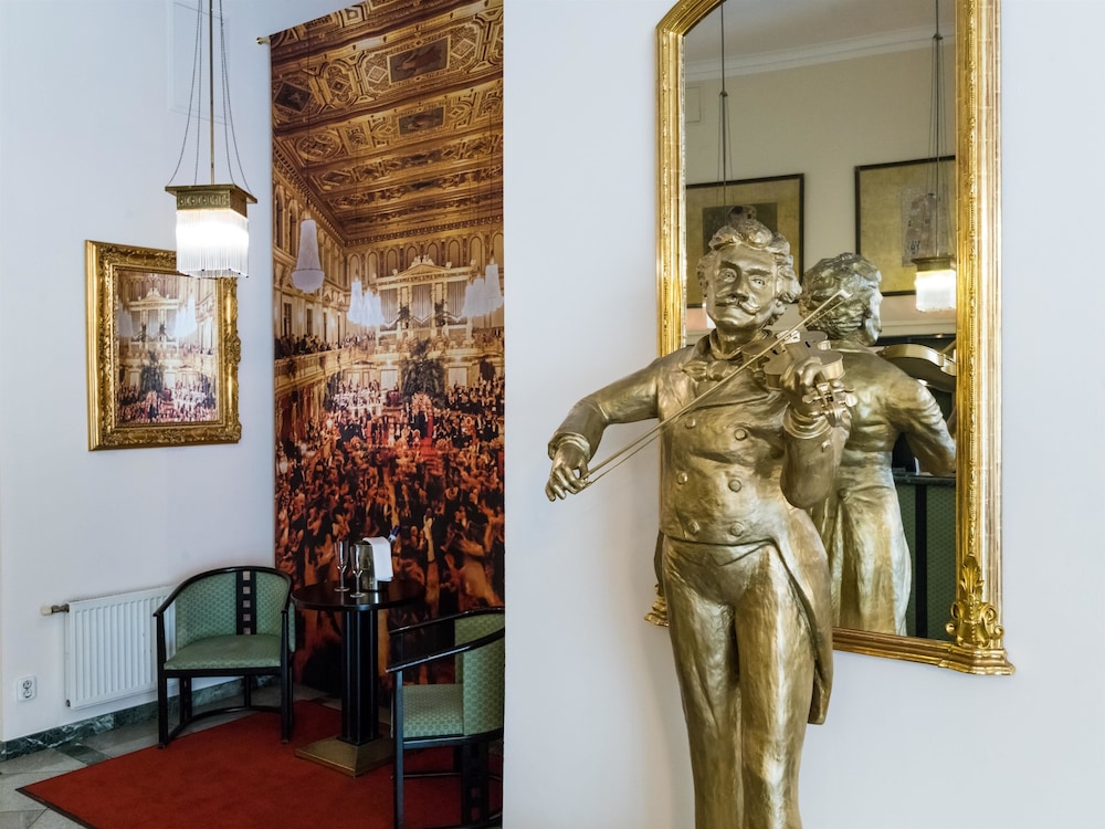 Johann Strauss Hotel 36/52