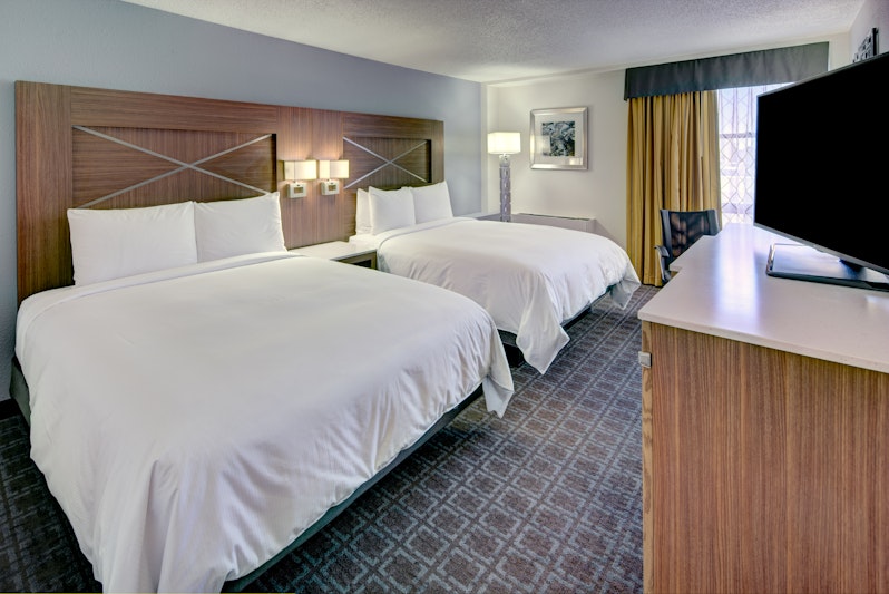 DoubleTree by Hilton Milwaukee Downtown 11/50