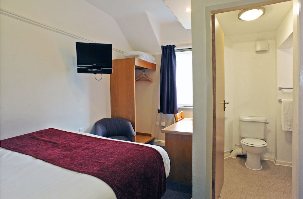 Premier Inn Alderley Edge 11/36