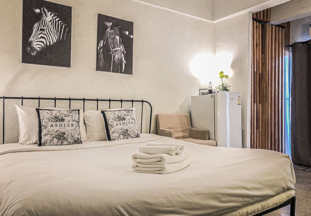 STANDARD, KING BED