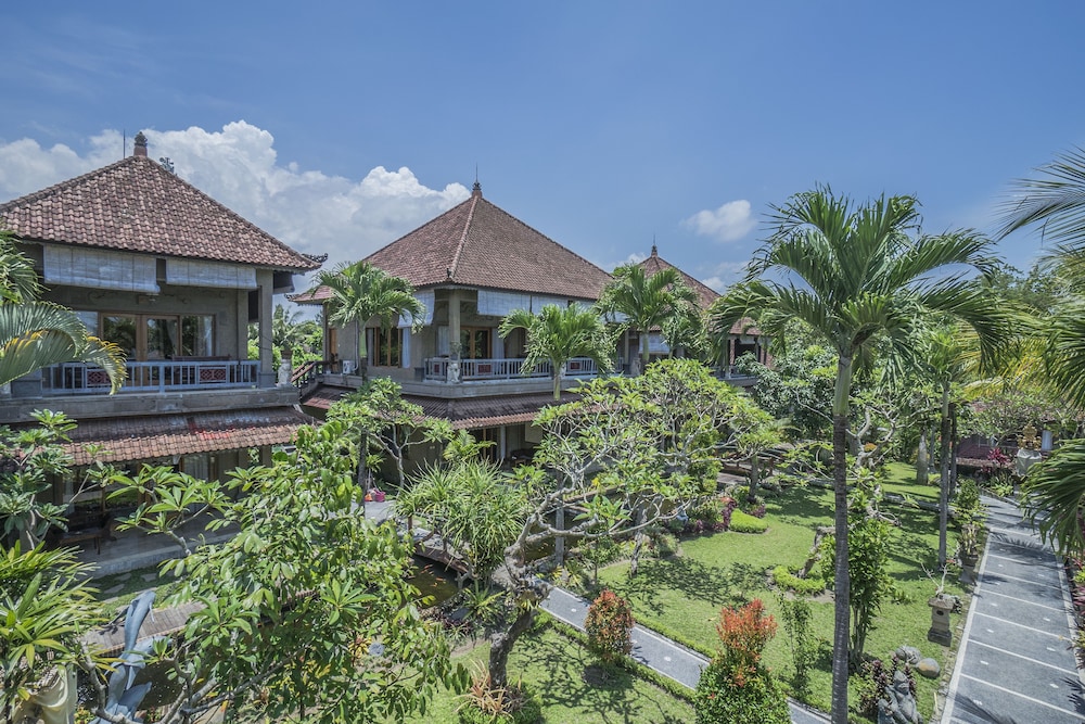 Cendana Resort Spa 5/70