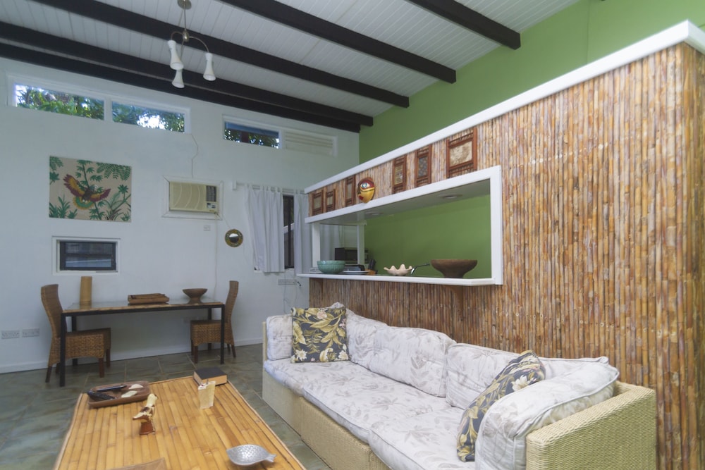Bequia Beachfront Villa Hotel 5/83