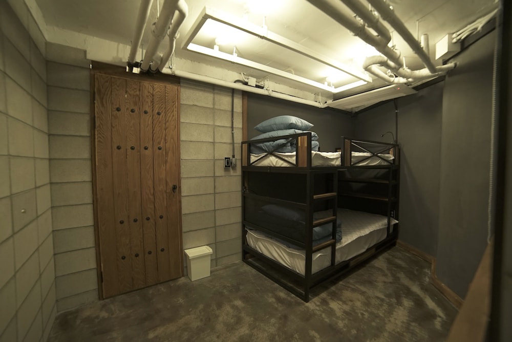 That House - Hostel 19/57