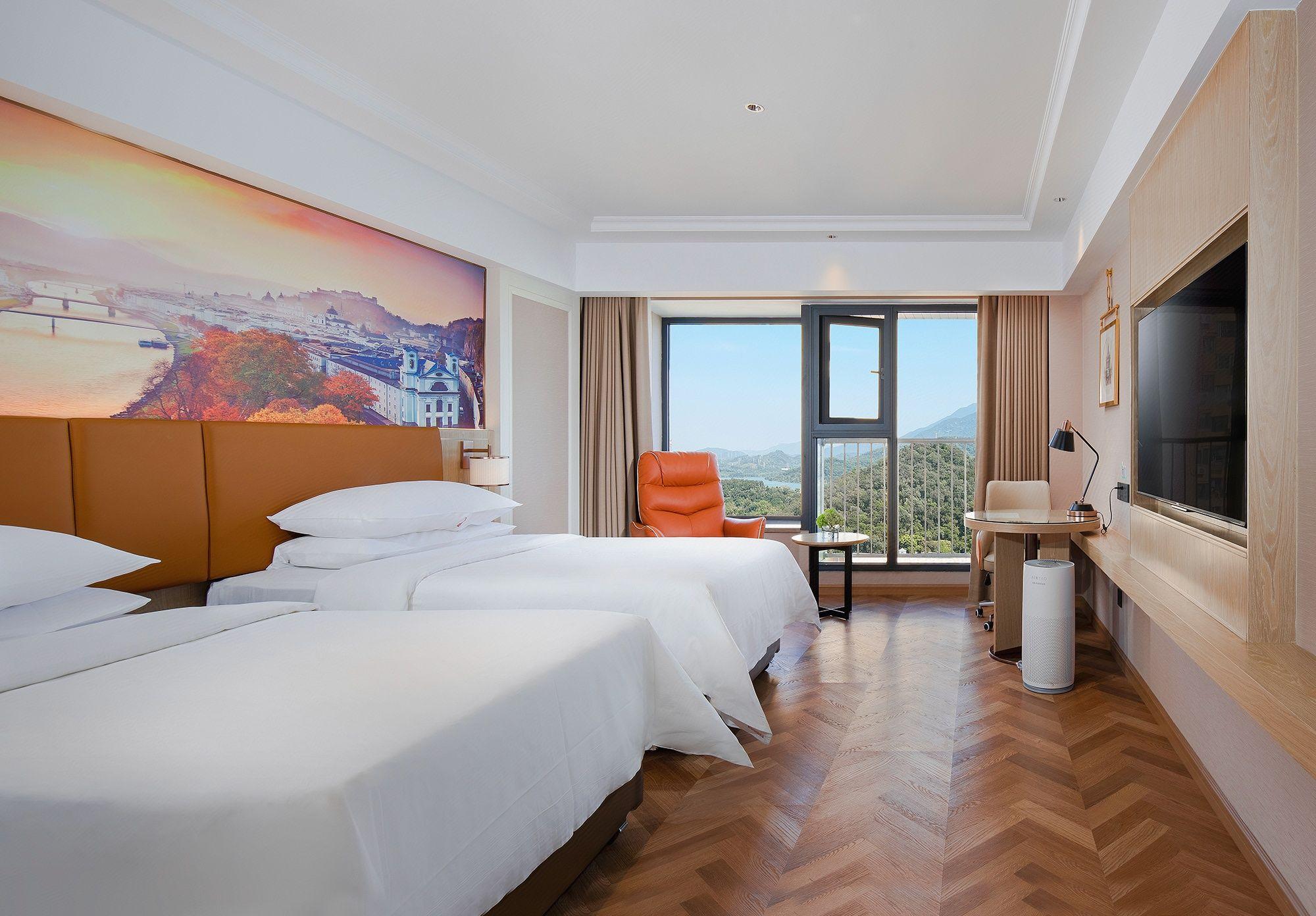 Vienna Hotel (Shenzhen Aiguo Road) 18/40