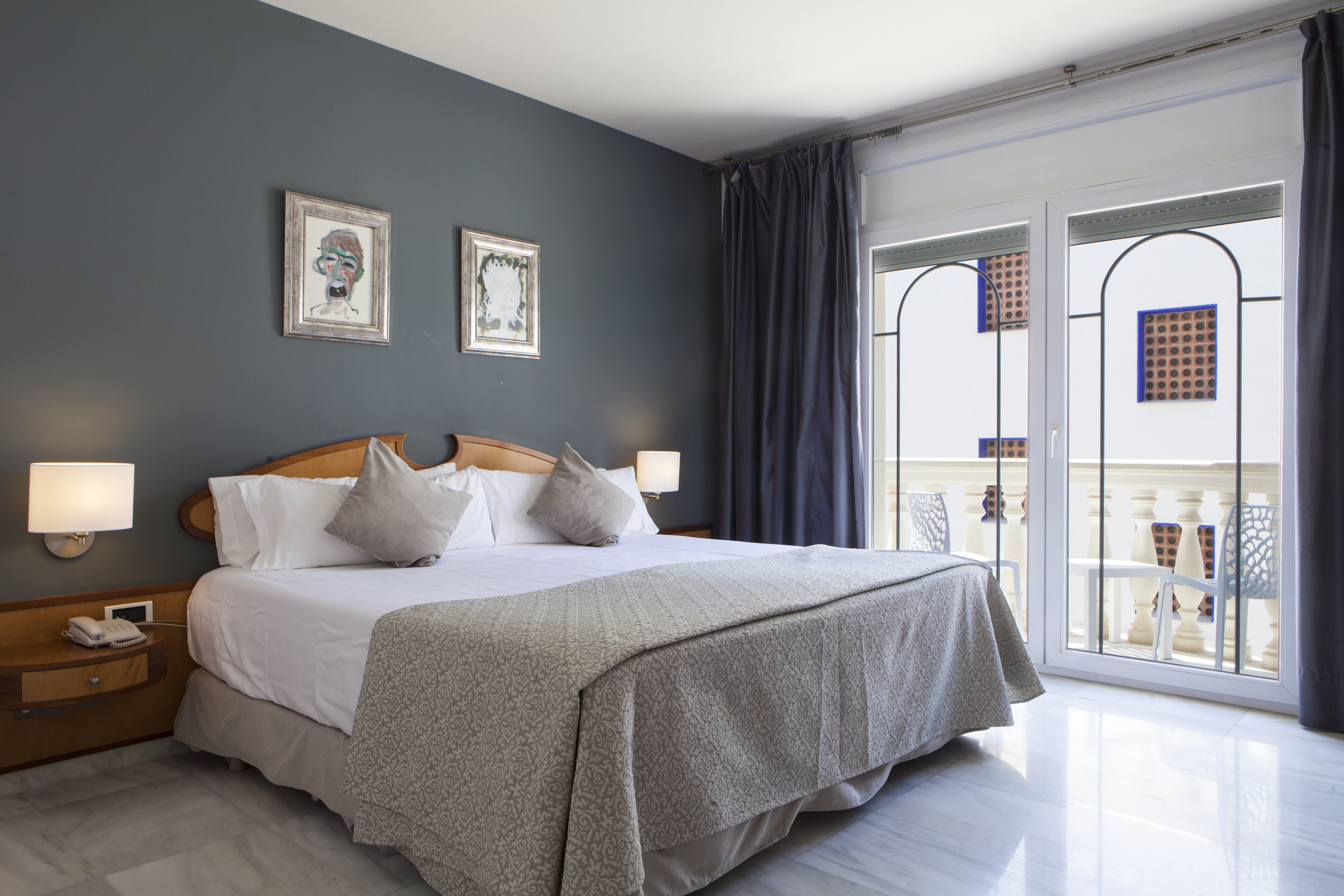 Deluxe, Side Sea View, Urh Sitges Playa Hotel 2/7